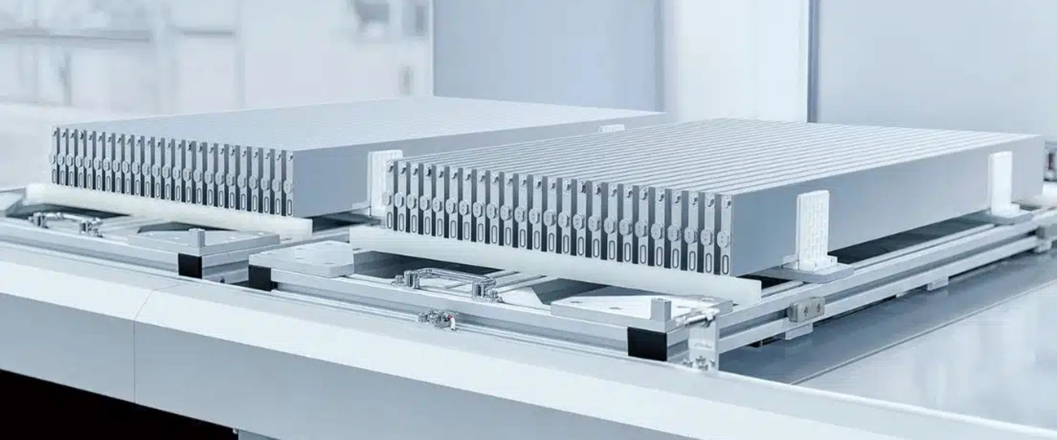 Feature Tab Blade Battery 1